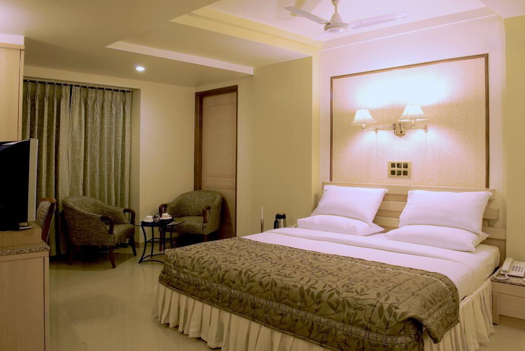 Hotel Deccan Royaale, Shivajinagar 푸네 객실 사진